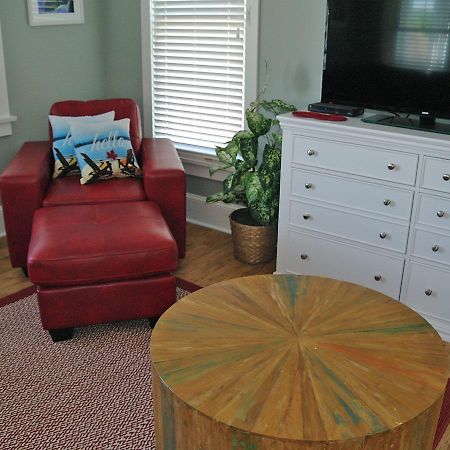 Sandbanks Summer Village Cottages Cherry Valley Екстериор снимка
