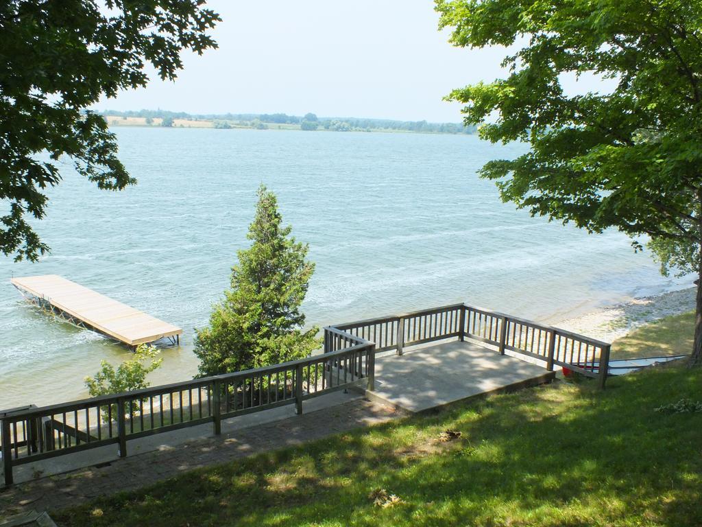 Sandbanks Summer Village Cottages Cherry Valley Екстериор снимка