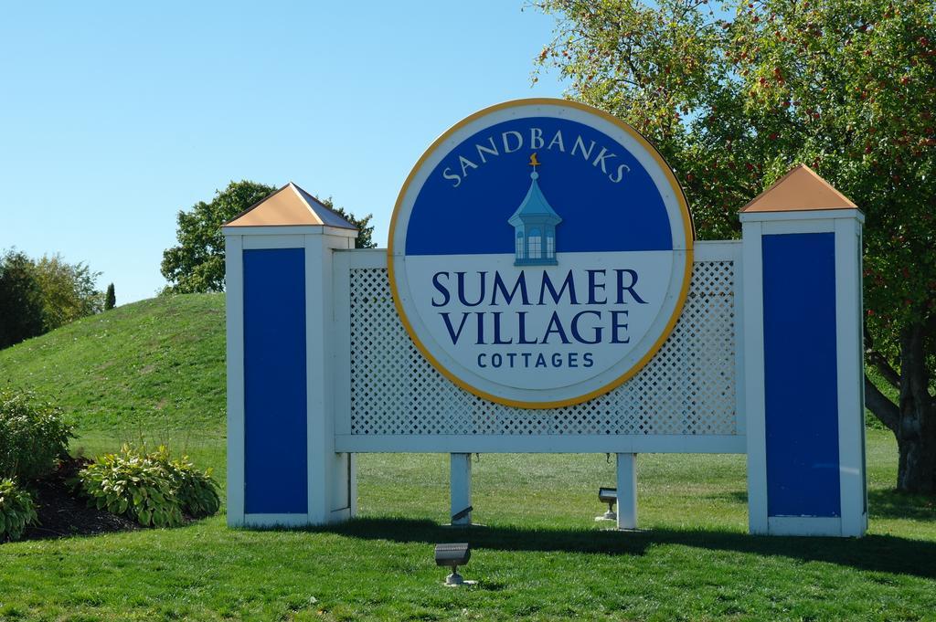Sandbanks Summer Village Cottages Cherry Valley Екстериор снимка