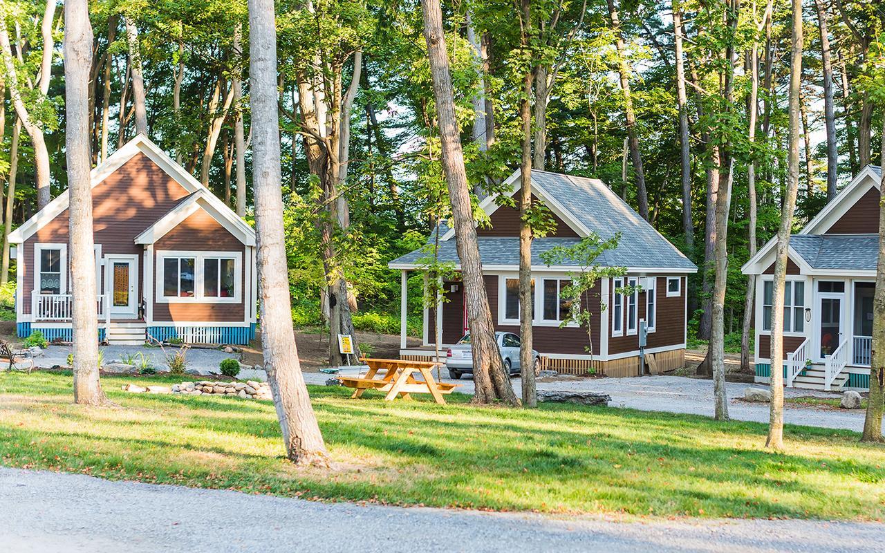 Sandbanks Summer Village Cottages Cherry Valley Екстериор снимка