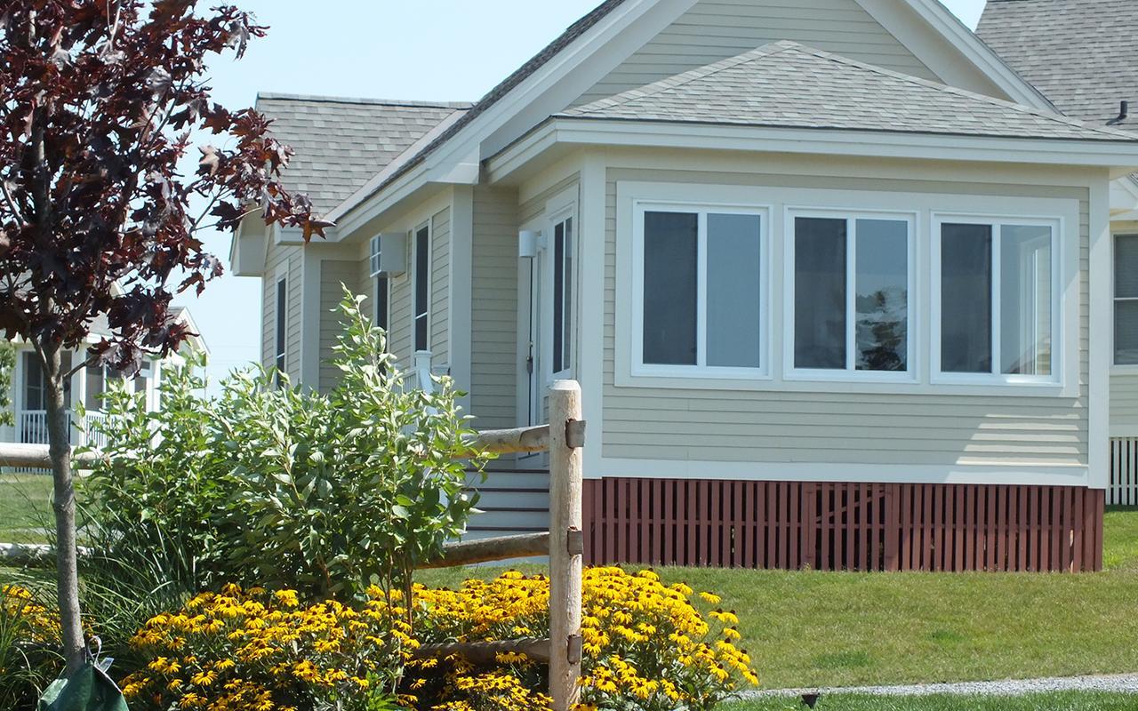 Sandbanks Summer Village Cottages Cherry Valley Екстериор снимка