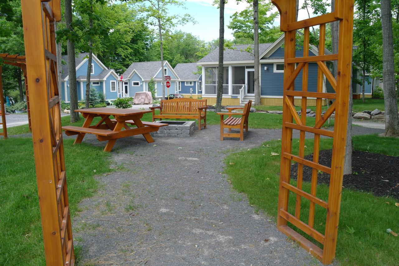 Sandbanks Summer Village Cottages Cherry Valley Екстериор снимка